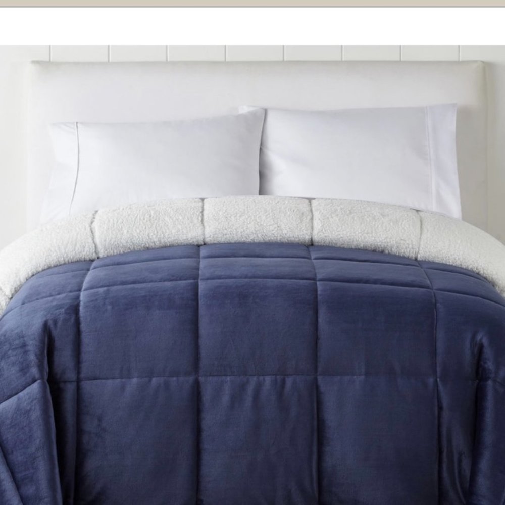 North Pole Trading Co. Reversible Ultra Faux Mink & Sher5pa Comforter